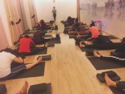 -静待花开瑜伽尊巴会馆