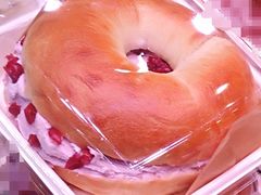 蓝莓奶油芝士贝果-巴黎贝甜(亿合城店)