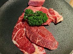 -铭牛烧肉·和牛海鲜自助(高新月牙湖店)