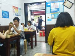 大堂-覃肥叔桂林米粉(粮道街店)