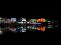 -百里峡七彩艺术小镇