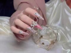 -贺加贝化妆美甲培训学校