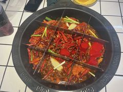 九宫格-巴卤社老火锅(财富店)