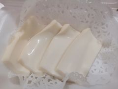 椰汁糕-黄师奶甜品店