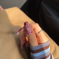 -花岐款式专研健康美甲沙龙