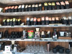 零售区-星巴克臻选(南京艾尚天地店)