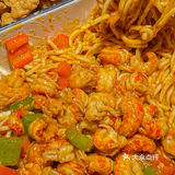 裹满酱汁的小龙虾面！我能吃100次[流泪][流泪][流泪]