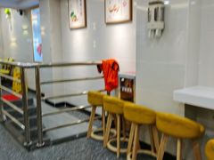 用餐区-西华美食品(百灵路店)