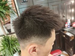 -东方先生国潮男士理发馆