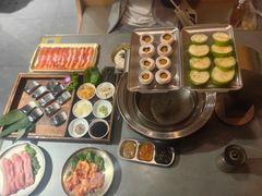 -围炉肉舍•炭烤活鳗•丹东海鲜烤肉(步行街店)