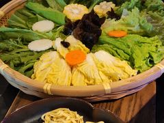 -尚尚仙·酸汤猪手·猪肚鸡火锅(华联万柳购物中心店)