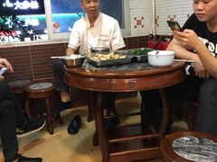 大堂-西华美食•老广烧腊(百灵路店)
