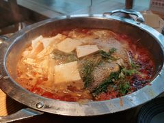 -野山舂·贵州现舂酸汤火锅(鸿通城店)