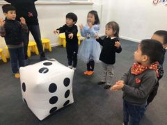 -猴有戏教育戏剧·音乐剧·主持口才·演讲朗诵辩论(环球港华师大校区)