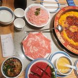 我们周一去吃都拍了很久的队。环境：偏古风，很好