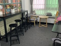 -两知·自习室(三峡广场总店)