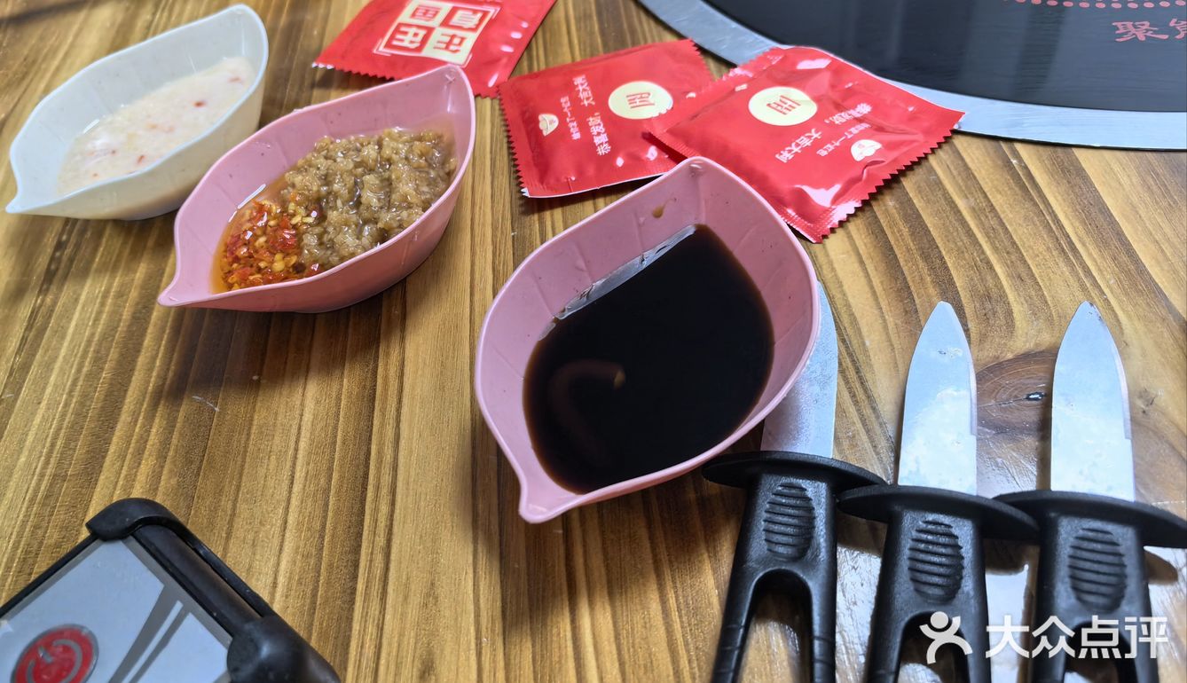 苏岗村里有肥嘟嘟的生蚝吃噢！