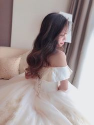 -艾米丽婚纱礼服