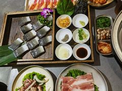 -围炉肉舍•炭烤活鳗•丹东海鲜烤肉(步行街店)