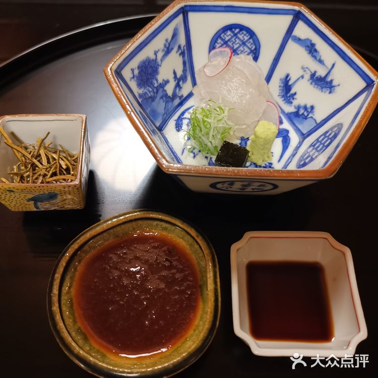 可以毫无疑问地说，吉兆的怀石料理就是登峰造极的最佳代表