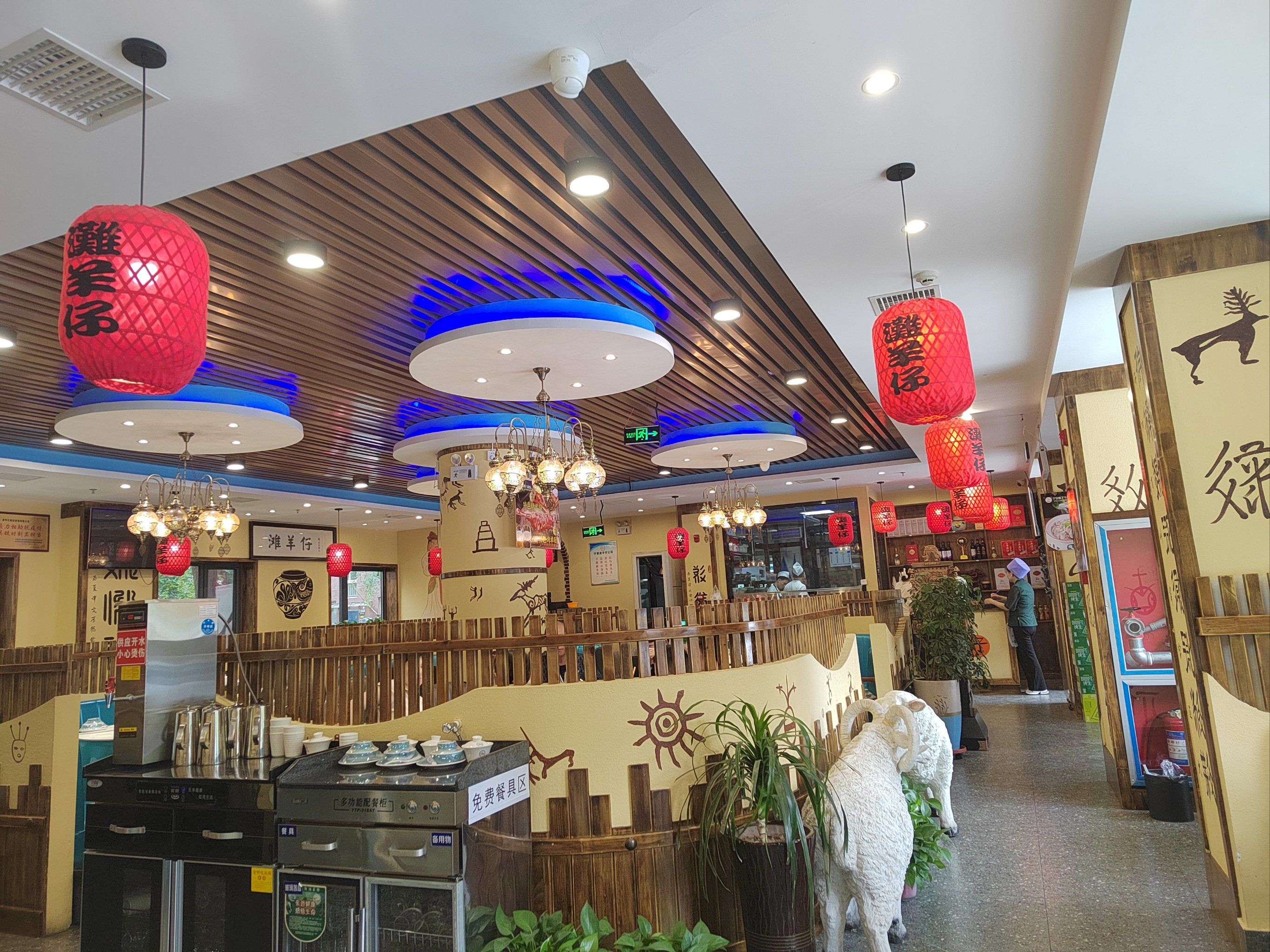 羊排很嫩,可以选半份.对于小胃口友好,可以多试试