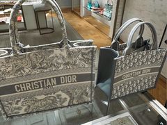 -文艺复兴百货(米兰大教堂广场店)