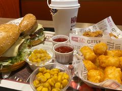 -The Habit Burger Grill 哈比特汉堡(复兴soho店)