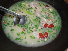 -茸梅路右拐龙虾-农家菜(松江店)