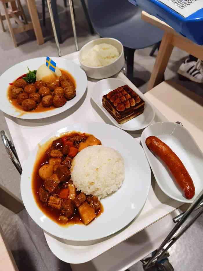 宜家餐厅(天津东丽商场店)-"工作日中午来的,同事们逛逛,连吃点东西.