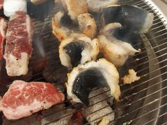 -围炉肉舍•炭烤活鳗•丹东海鲜烤肉(步行街店)