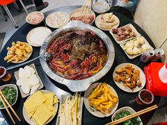 -洞亭火锅(防空洞总店)
