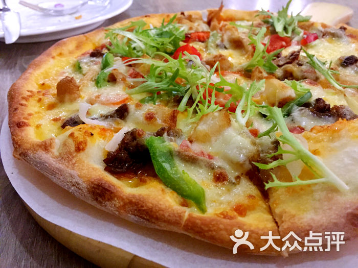 黑椒牛肉野菌披萨