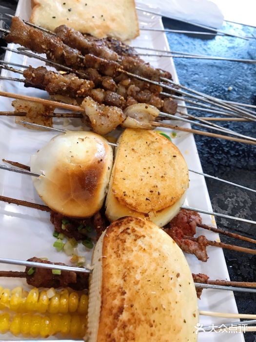 卞二小串·鹤岗烧烤·坑烤(永定路店)羊肉串图片