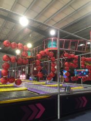 -趣玩空间蹦床乐园(临平旗舰店)