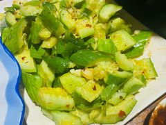 拍黄瓜-一万鑫麻辣小龙虾