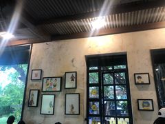 -莓园冰淇淋店