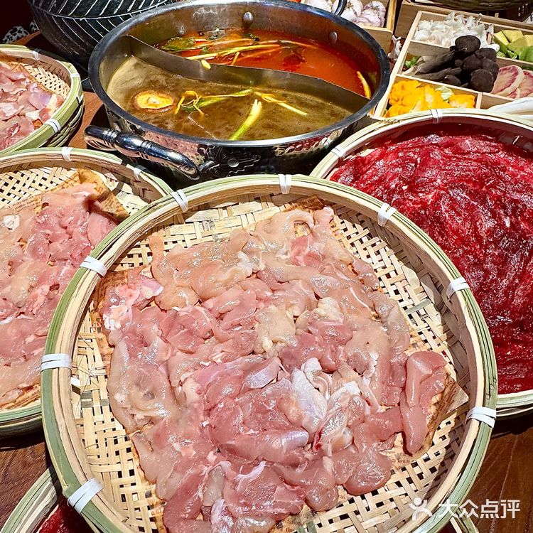 这锅菌汤鸡鲜到我连喝三碗！爱了云南风味！