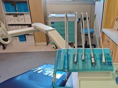 -上海仁爱医院口腔科 · 种植