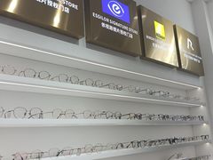 -美式眼镜·授权蔡司.依视路.尼康.豪雅.明月(南翔印象城店)