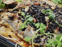 -鱼众不同·鸡公煲·烤全鱼(国顺路店)