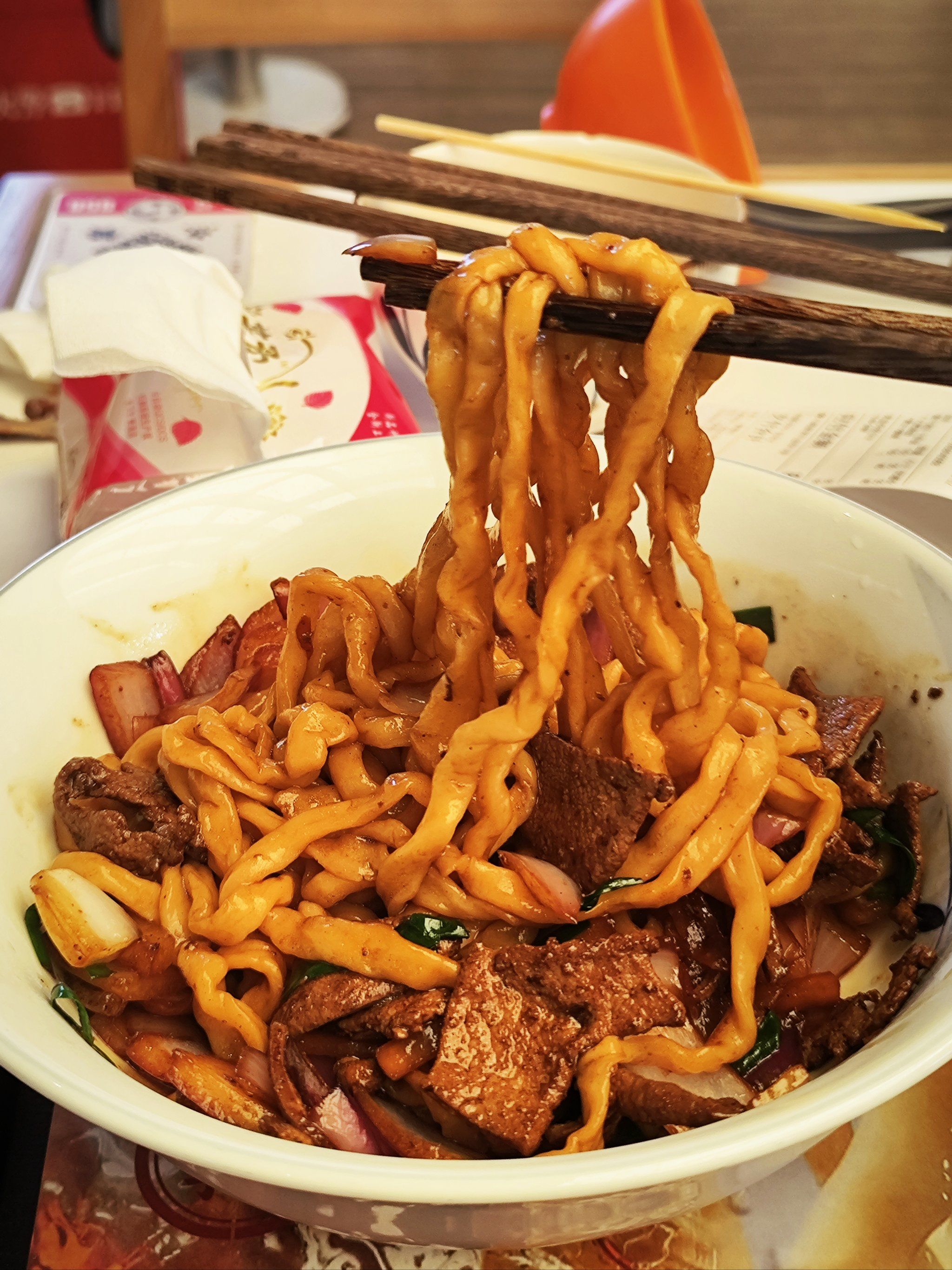 陈八两面馆,小贵但是真美味