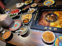 -老牌坊云南鱼豆花火锅(哈西万达店)