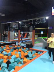 -蹦贝运动中心·蹦床·攀岩·闯关(龙岗店)