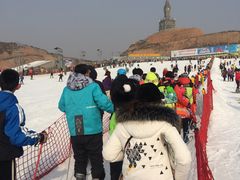 -采薇庄园四季滑雪场