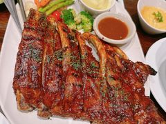 -Chom Cafe and Restaurant
