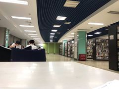 -湖北经济学院-图书馆