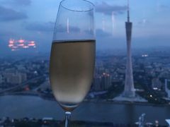 葡萄酒与广州塔-广州四季酒店·意珍·意式自助餐