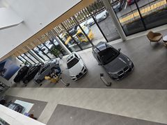 -上海宝信宝马4S店