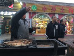 -布尔津河堤夜市
