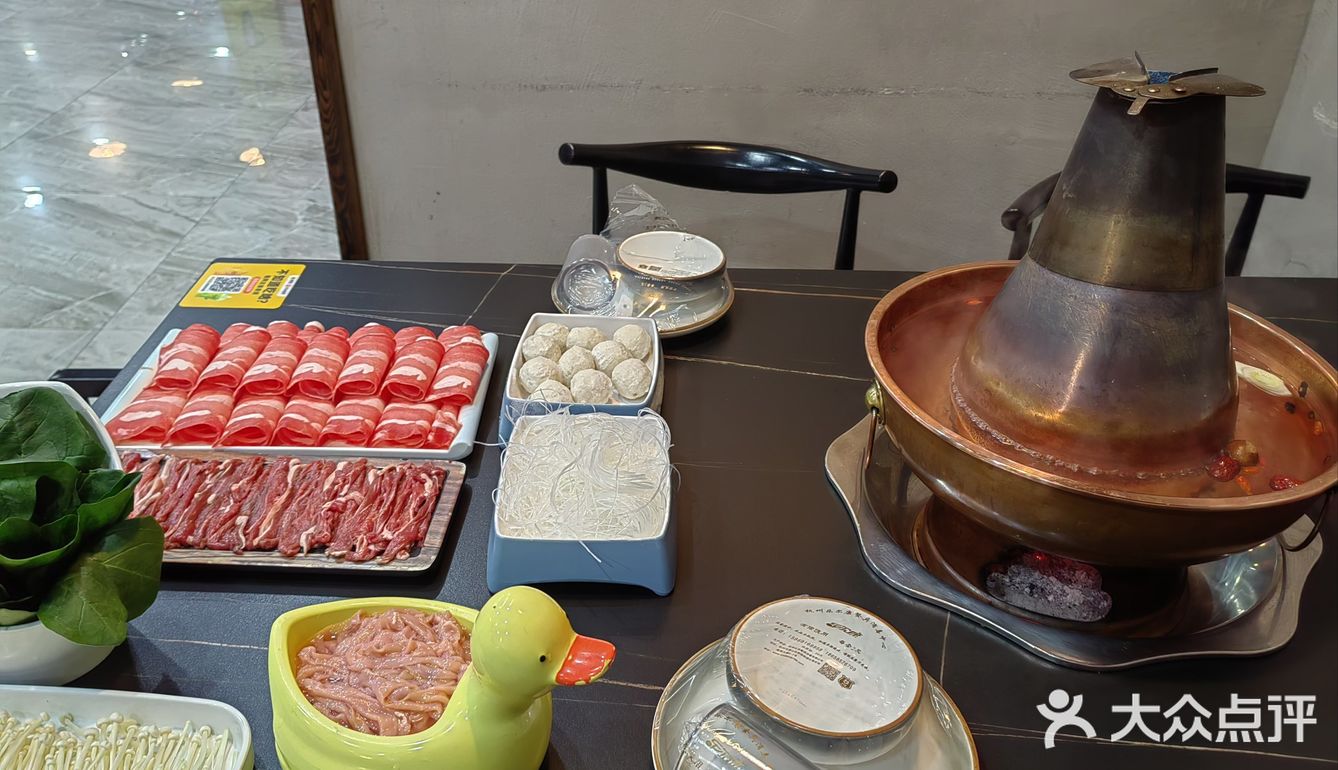 没有什么是火锅解决不了的，尤其是羊肉火锅。